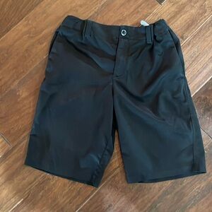 Boys Under Armour golf shorts, black, like new. Adjustable waistband.